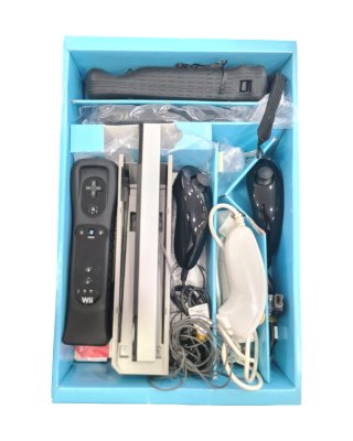 Nintendo Wii Negra con Caja y Accesorios
