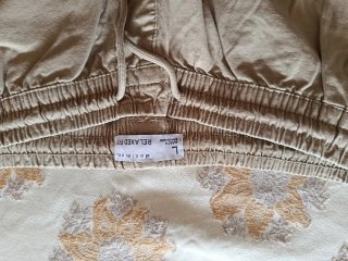 Pantalón cargo beige