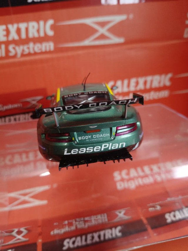 Scalextric Aston Martin Dbr 9 Digital System