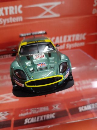 Scalextric Aston Martin Dbr 9 Digital System