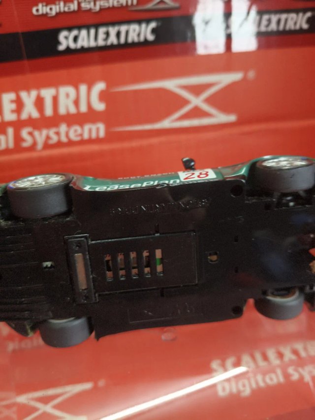 Scalextric Aston Martin Dbr 9 Digital System