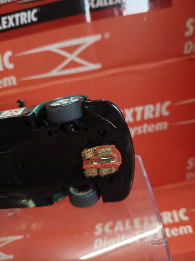 Scalextric Aston Martin Dbr 9 Digital System