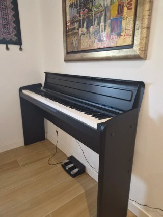 Piano Digital Korg LP-180 + Banqueta