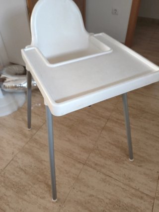 Trona IKEA bebé