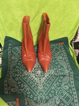 Botines de tacón marrones