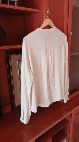 Camisa blanca con detalles marrones neuva
