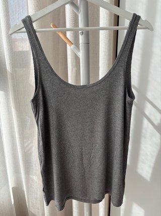 Top canalé gris Zara talla M