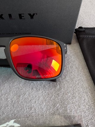 Gafas de sol Oakley Holbrook Negro/Rojo