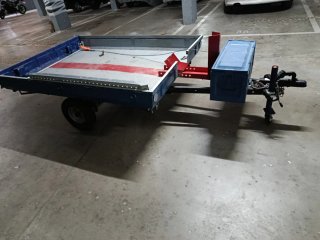 Remolque para moto azul y rojo