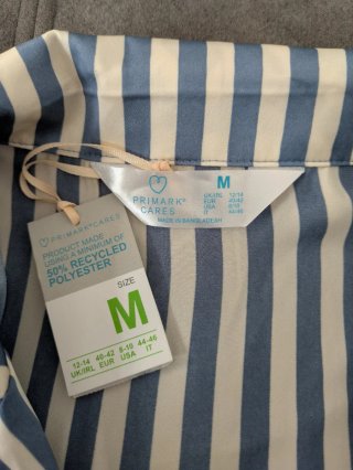 Pijama Estilo Satén Rayas Azul y Blanco Talla L