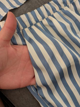 Pijama Estilo Satén Rayas Azul y Blanco Talla L