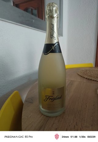 Lote de botellas precintadas para decoración