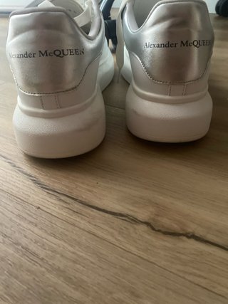 Alexander McQueen Plata y Blanco