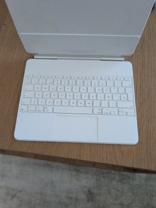 Magic Keyboard Apple A3340 nuevo. 13 pulgadas.