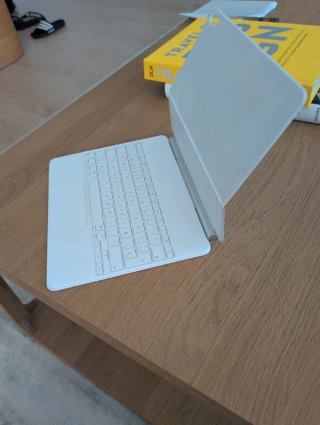 Magic Keyboard Apple A3340 nuevo. 13 pulgadas.