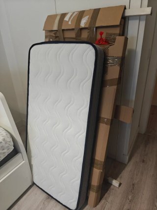 Cuna bebé con colchón y protectores