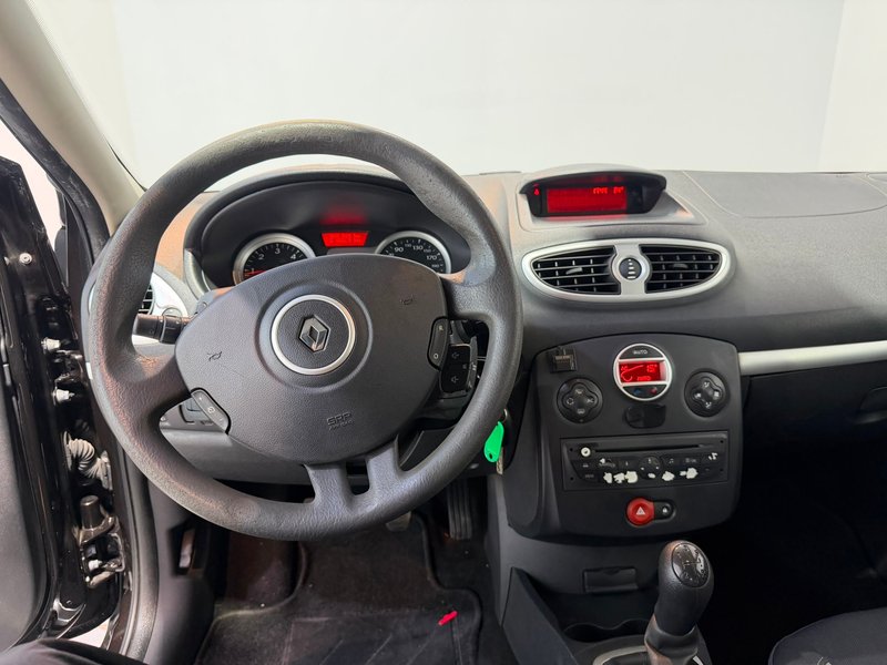 Renault Clio 2010, foto 9