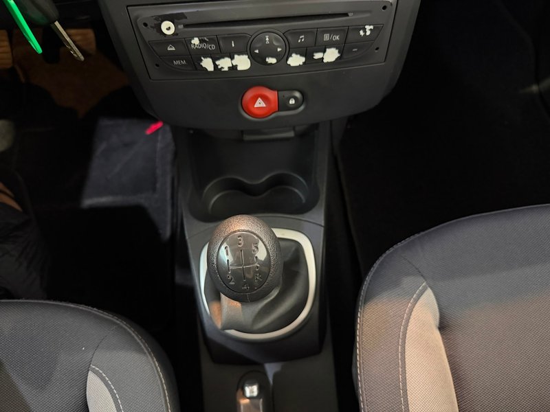 Renault Clio 2010, foto 15