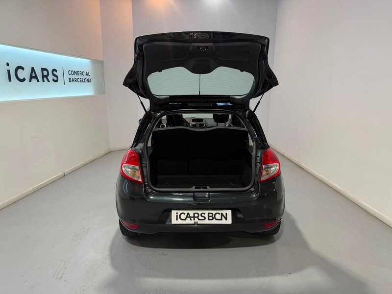 Renault Clio 2010, foto 22