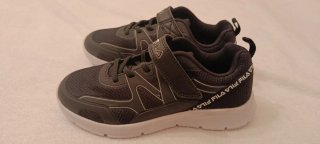 Zapatillas Fila niño negras y blancas