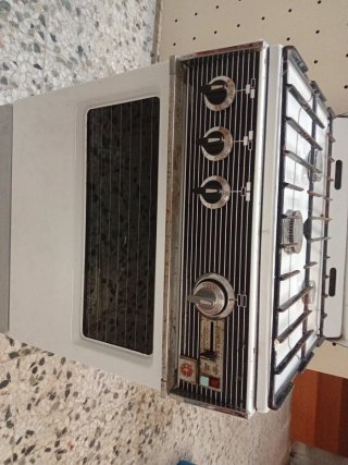 Cocina a gas blanca