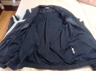 Chaqueta deportiva Ellesse azul .