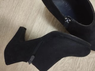 Botines de imitación ante