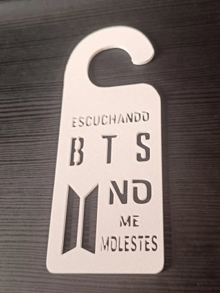 Colgador puerta "No molestar" BTS Decoración Army