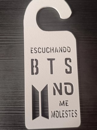 Colgador puerta "No molestar" BTS Decoración Army