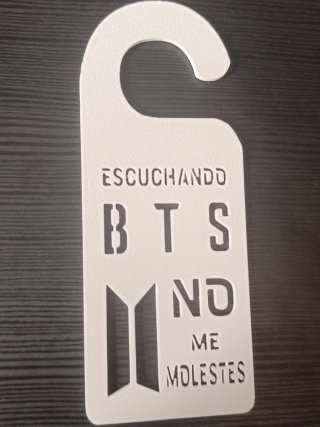 Colgador puerta "No molestar" BTS Decoración Army