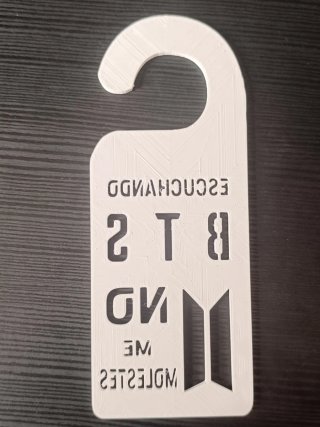 Colgador puerta "No molestar" BTS Decoración Army
