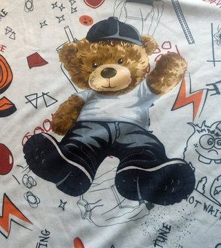 CAMISETA UNISEX OSO Y GRAFITI SHEIN TALLA M