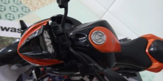 Maqueta moto Kawasaki Z800/Escala 1:12