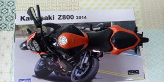 Maqueta moto Kawasaki Z800/Escala 1:12