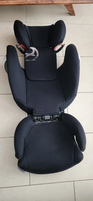 Silla de coche infantil negra
