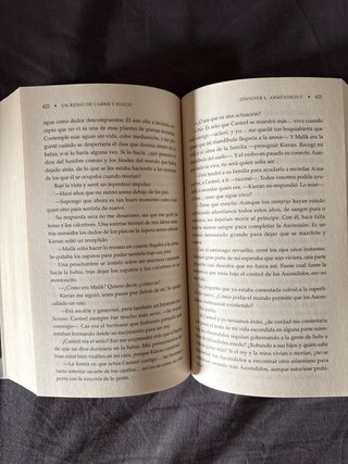 Un Reino de Carne Y Fuego