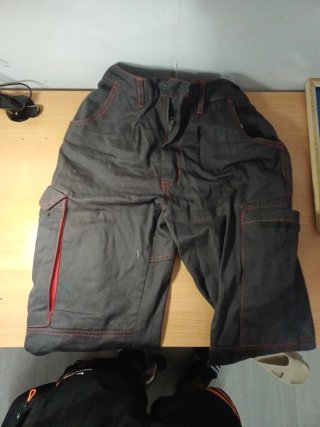 Pantalón de trabajo negro (sin botón)