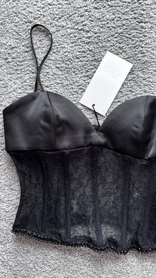 Top Corsetero Zara Negro Encaje