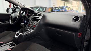 Peugeot 5008 PREMIUM Pack 1.6