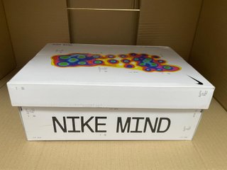 Nike Mind Zapatos Negro Naranja