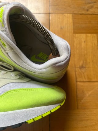 Nike Air Max 1 Volt Suede Talla 40.5