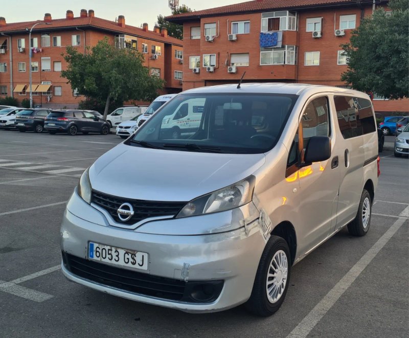 Nissan NV200 2009 - foto 1