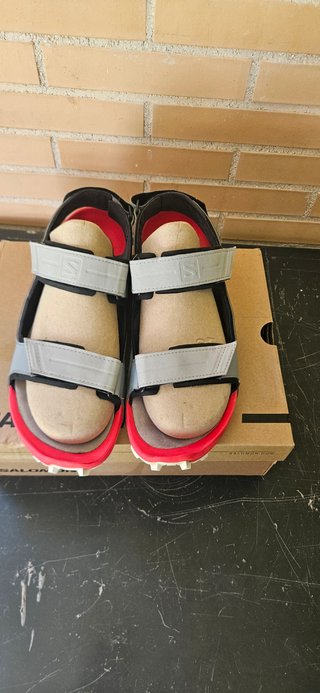 Sandalias Salomon