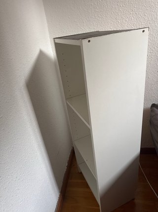 Estantería blanca de madera