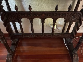 Antiguo bargueño madera negro