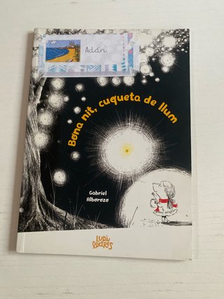 Libro “Bona nit, cuqueta de llum”