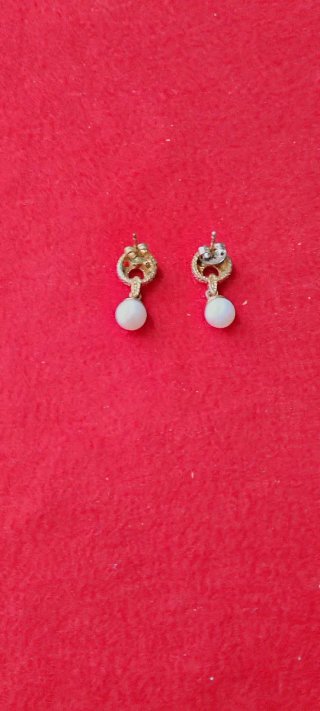 Elegantes pendientes perla colgante oro