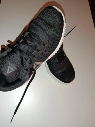 Zapatillas Reebok Running Negras y Blancas