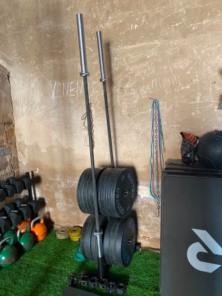 Soporte para discos olimpicos y barras olímpicas