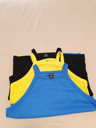 3 Camisetas NUEVAS
